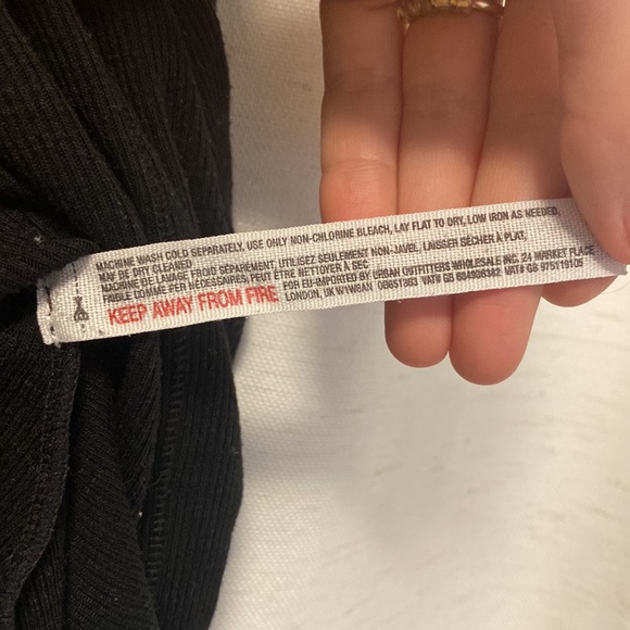 FREE PEOPLE Flowey Black Tank S - Picture 4 of 5